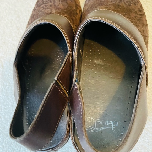 Dansko Brown Floral Suede Damask Sling Back Clogs - Picture 7 of 12